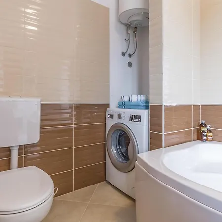 Stunning In Skatari With Wifi 度假居 *