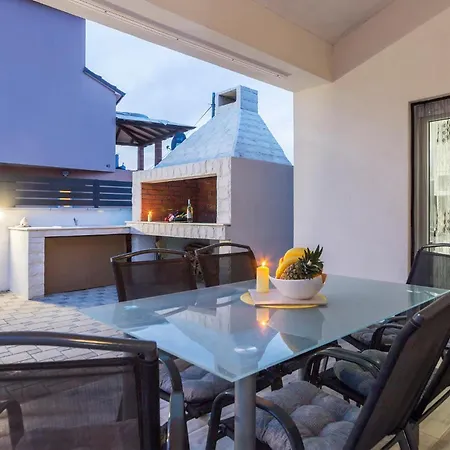 Stunning In Skatari With Wifi 普拉