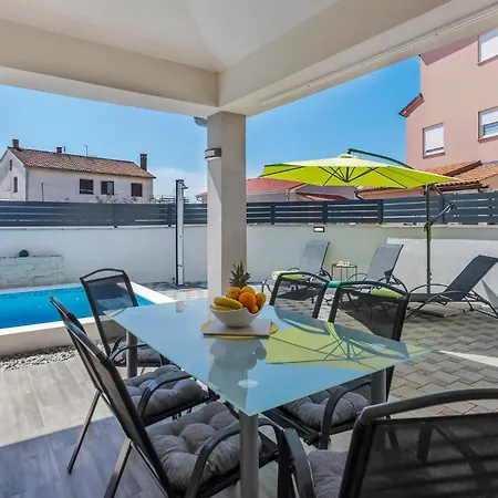 Stunning In Skatari With Wifi