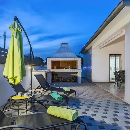 Σπίτι διακοπών Stunning In Skatari With Wifi