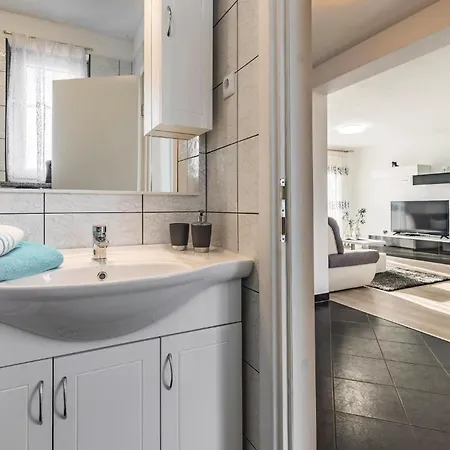 別荘 Stunning In Skatari With Wifi *