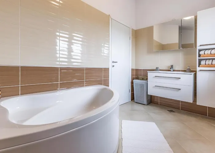 Stunning In Skatari With Wifi Holiday home *