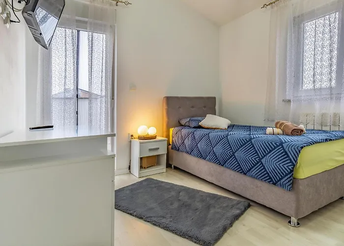 Stunning In Skatari With Wifi Pula