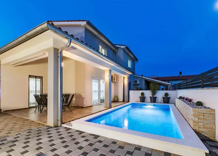 Stunning In Skatari With Wifi Holiday home