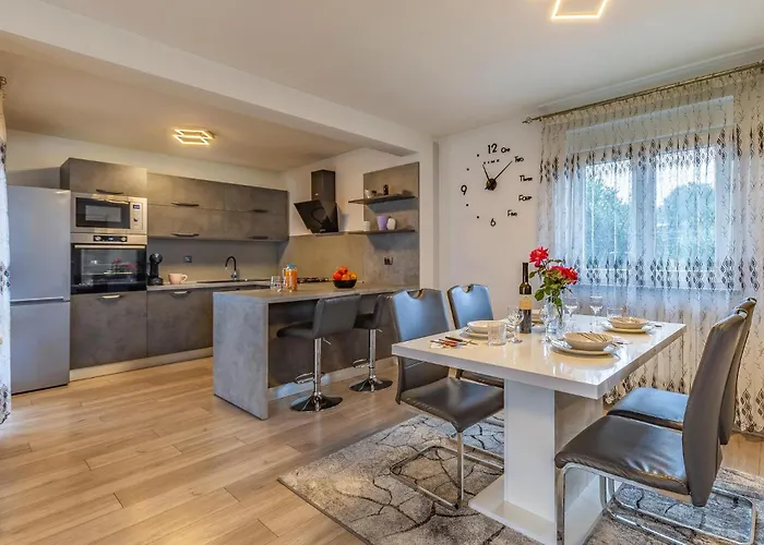 Holiday home Stunning In Skatari With Wifi