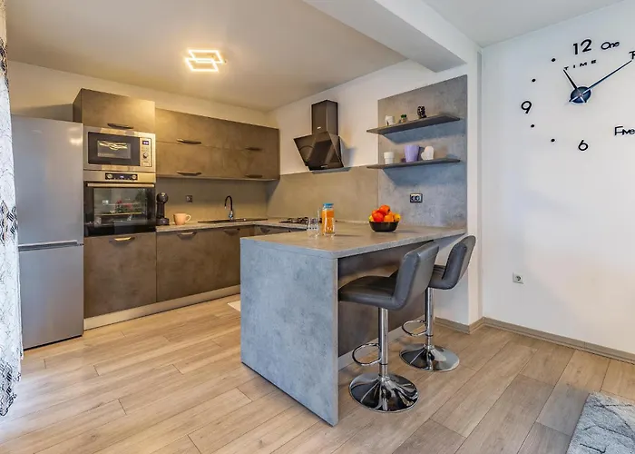 Holiday home Stunning In Skatari With Wifi *