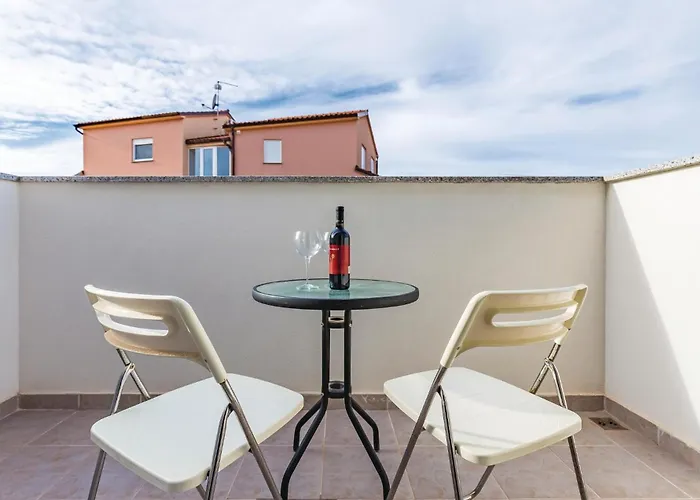 Holiday home Stunning In Skatari With Wifi *