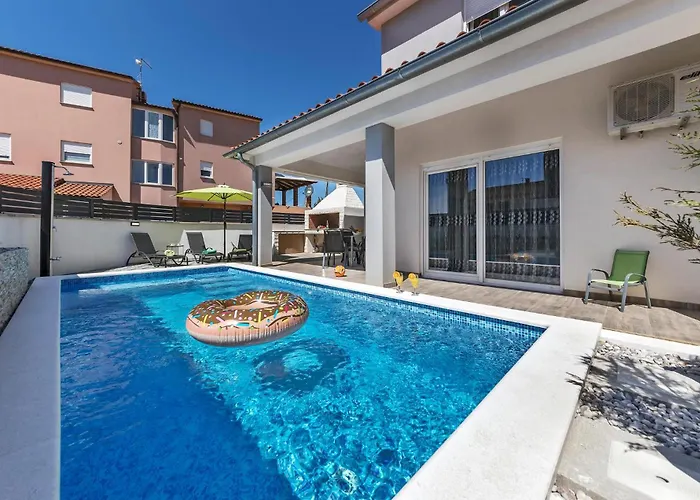 Stunning In Skatari With Wifi Pula