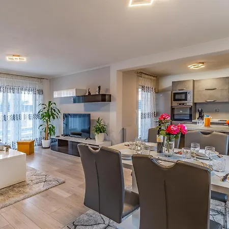 Stunning In Skatari With Wifi Vikendica *