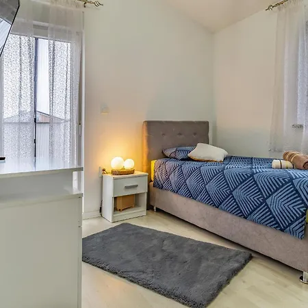 Stunning In Skatari With Wifi Pula